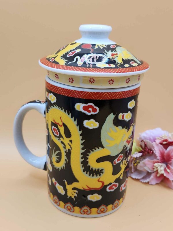 Teetasse (Drachendesign)