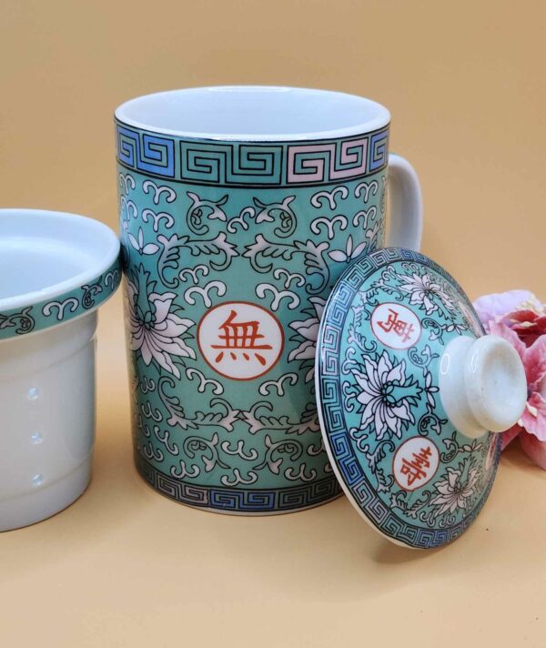 Blumendesign Teetasse (White and Blue Flowers) - Image 2