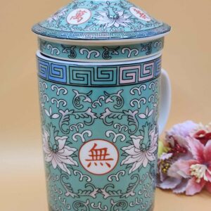 Blumendesign Teetasse (White and Blue Flowers)